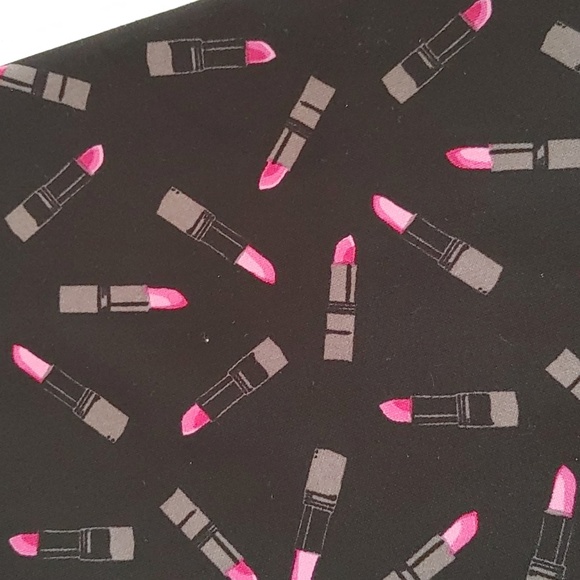 Torrid Lipstick Print Midi Pencil Skirt Size 2X - Picture 3 of 8